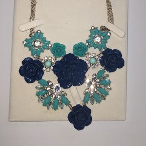 Gorgeous statement bib necklace!
